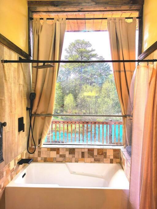 Waterfront Houston Hide Out In A Magical Forest Waller Exterior foto