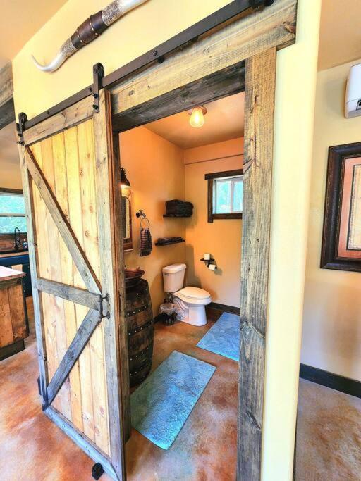 Waterfront Houston Hide Out In A Magical Forest Waller Exterior foto