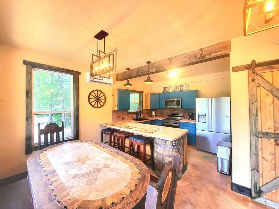 Waterfront Houston Hide Out In A Magical Forest Waller Exterior foto